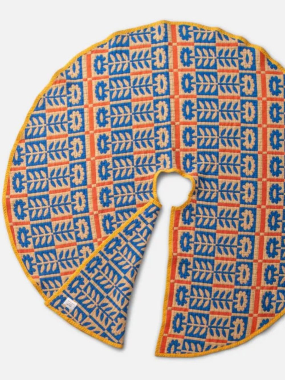 ISO Schoolhouse | Stillwater tree skirt